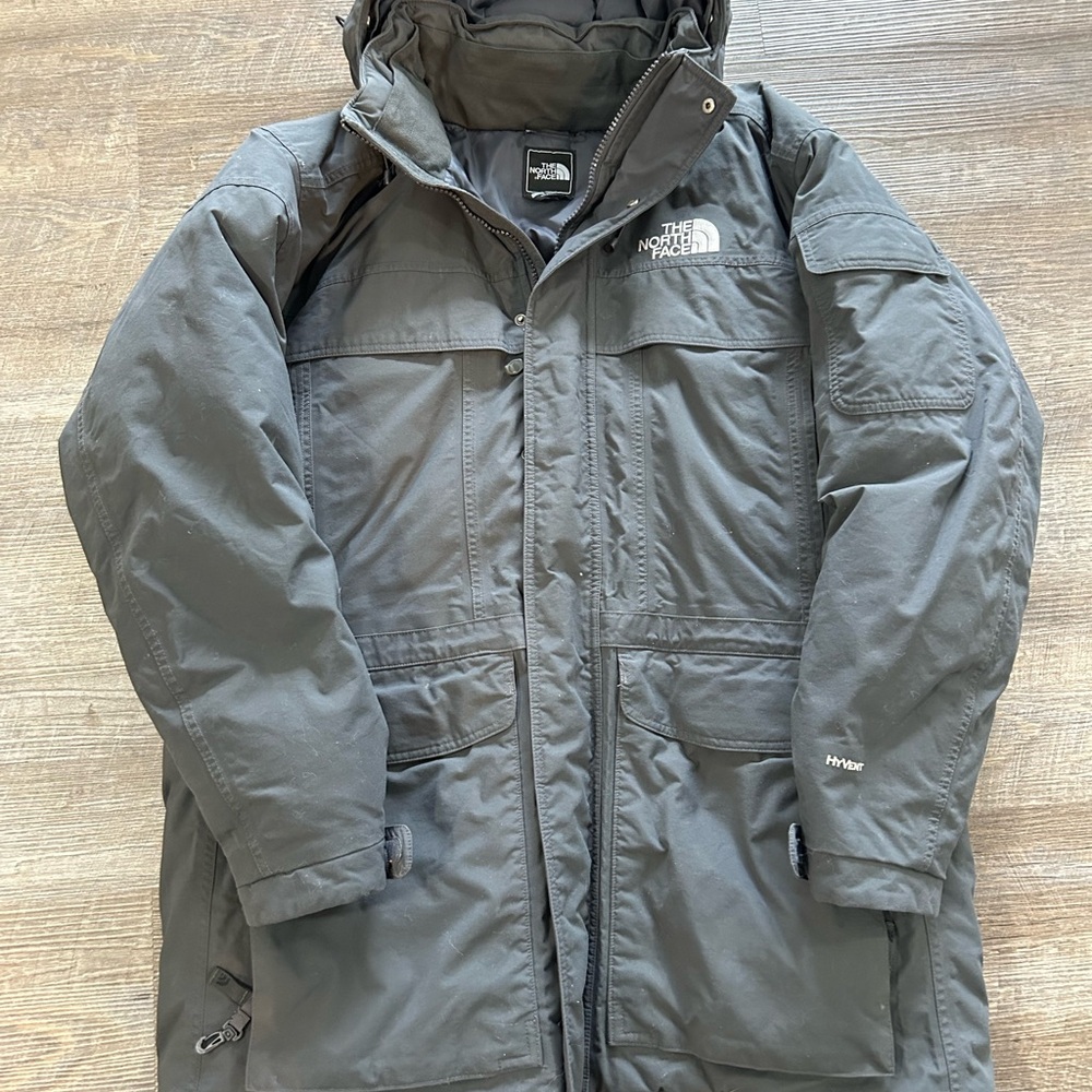 The North Face Men’s Dark Gray Insulated Puffer Parka